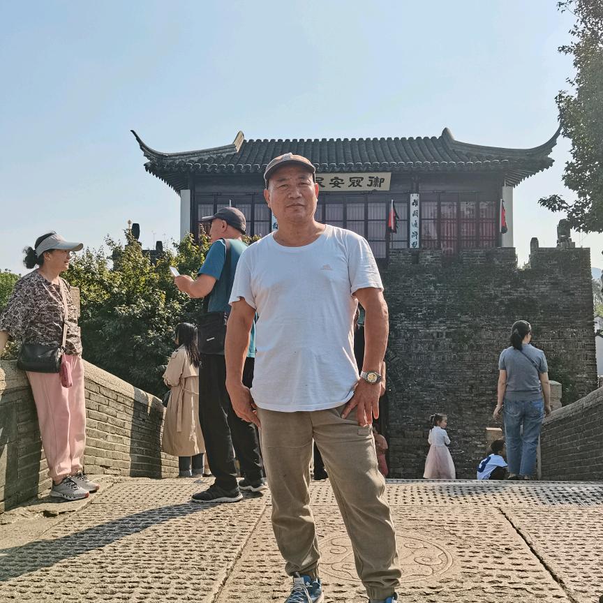 志明小哥哥