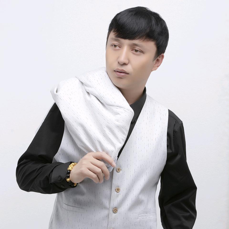 努尔艾力
