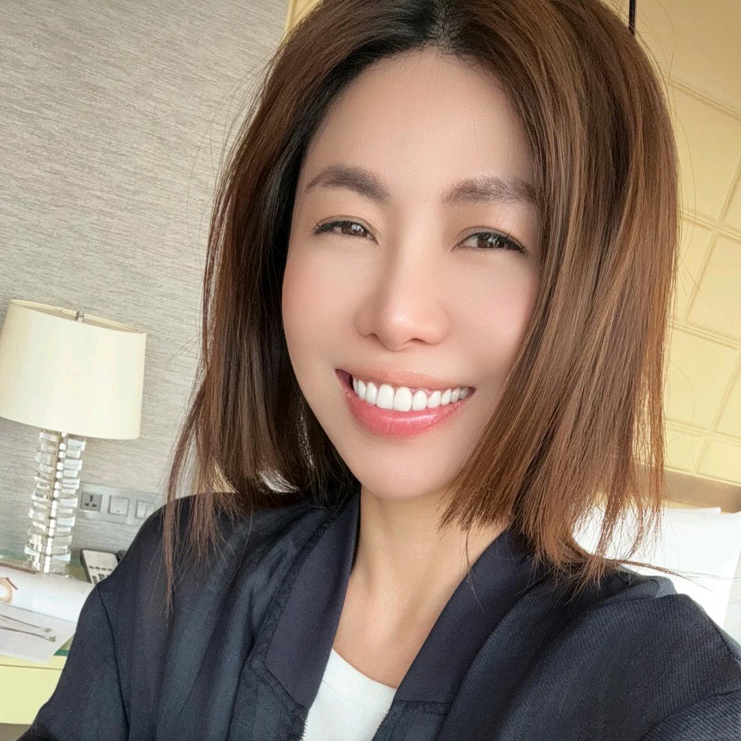 唐老板嘉玲姐⇔穿搭日记®