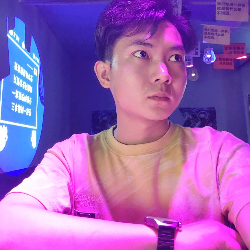 嘴角弯起邪邪得笑