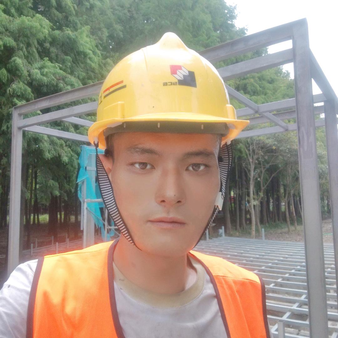 河南小伙板金工程人