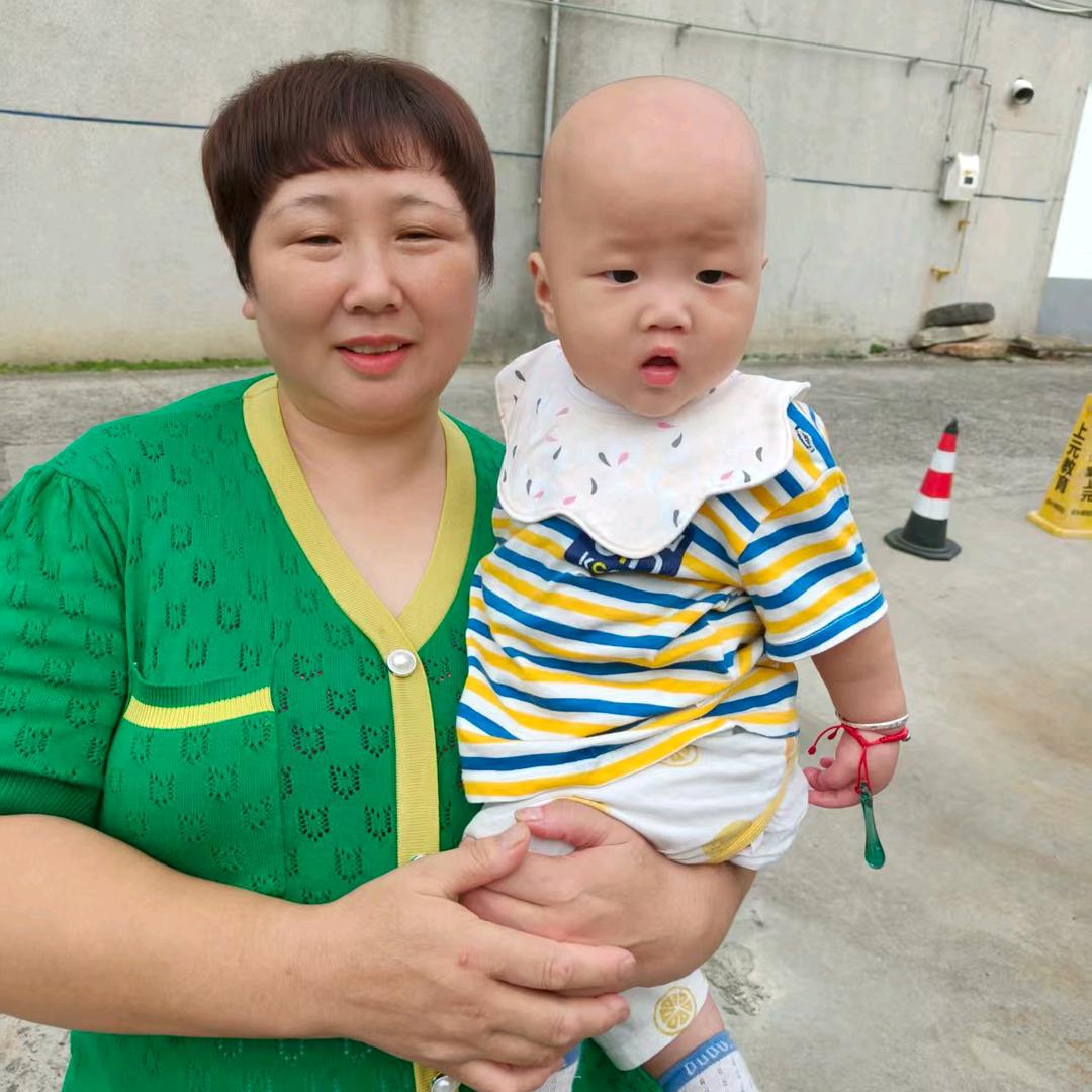奶奶的宝贝孙子小逗逗🌹