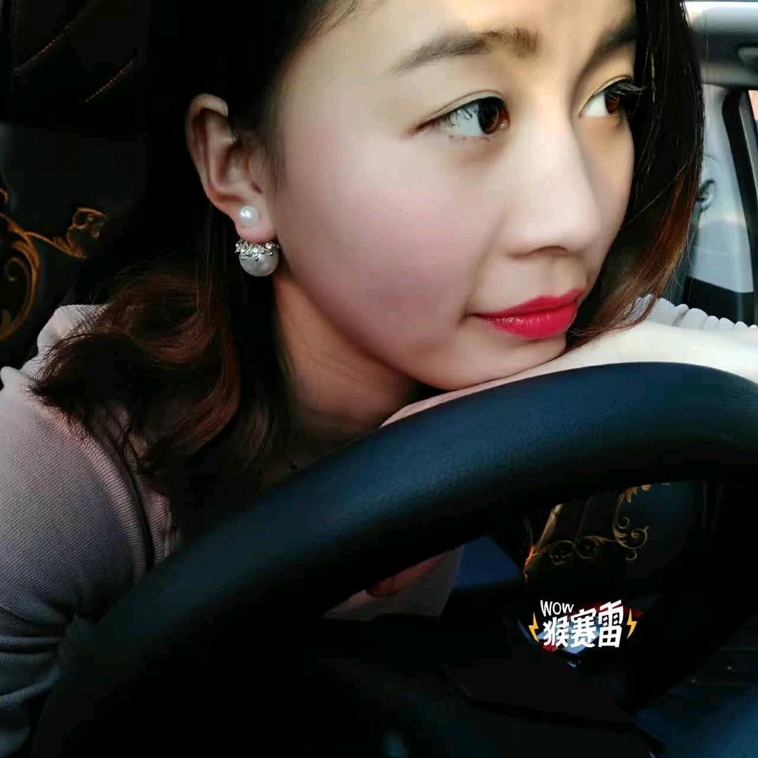 最遥远的距离是她在台上，你在台下