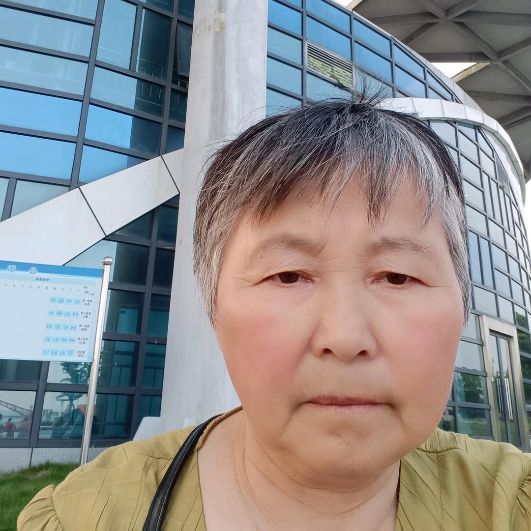 开心奶奶上午10：20开播