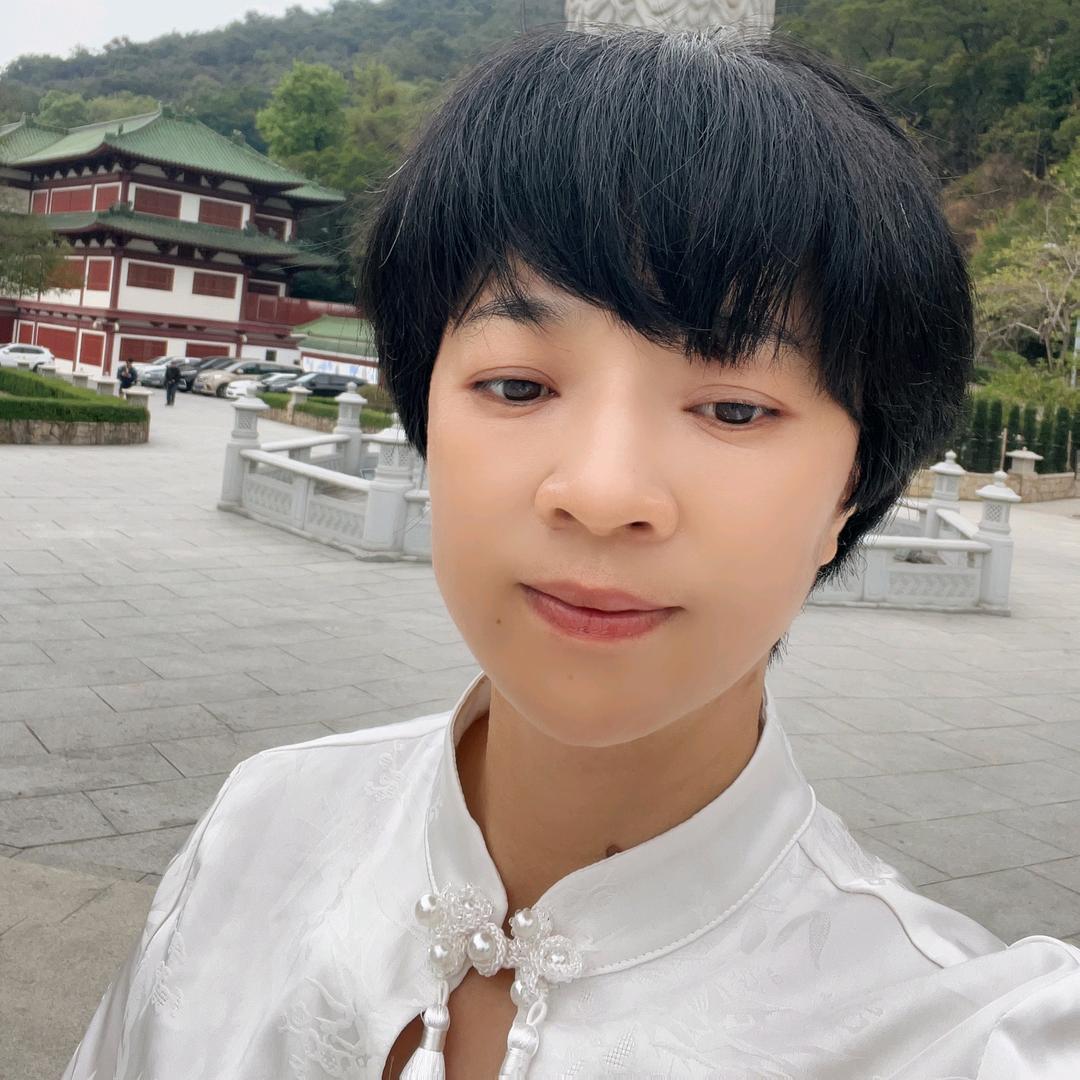 灯饰工厂小芳
