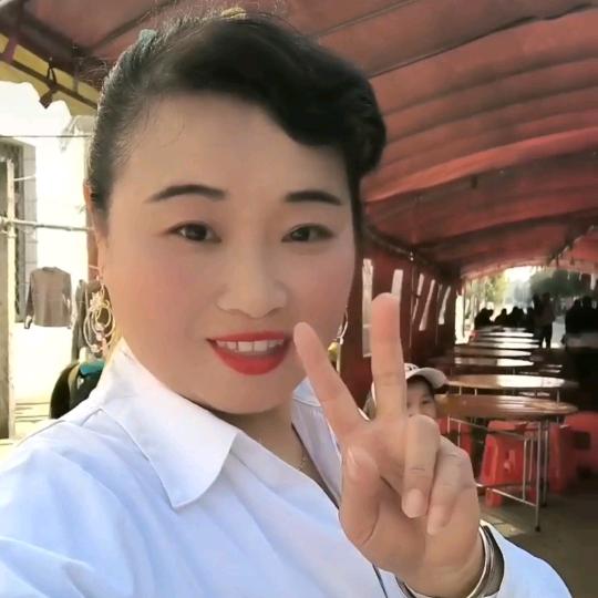 欧阳《光湾威风龙鼓团》