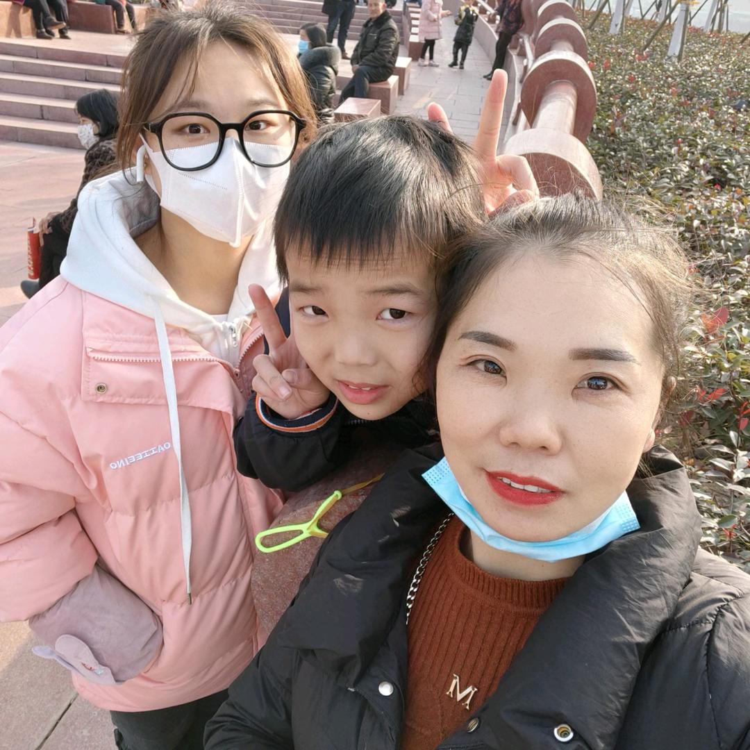 光╭(芒╯ε万╰)张╮