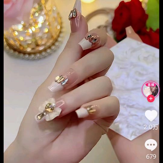 浅笑不语꧔ꦿ᭄💞