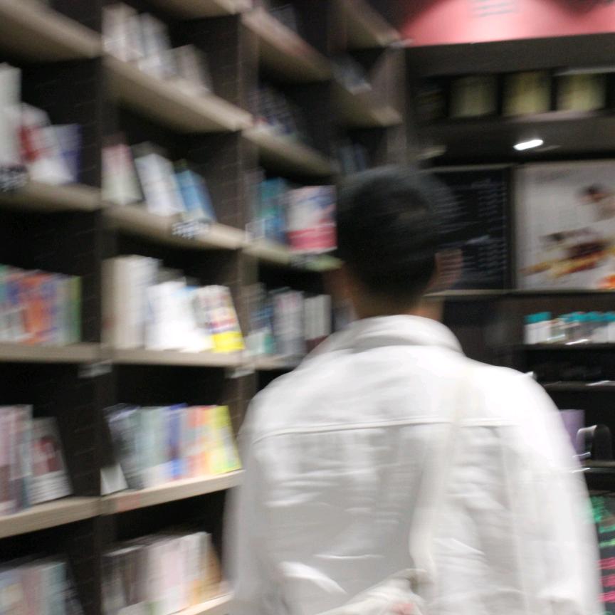 小猫骑老奶奶三角篓子