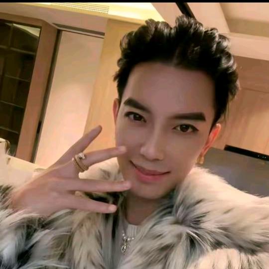 一枝梅🔥（美妆推荐官)