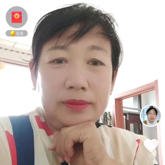 社会大姐，风华正茂