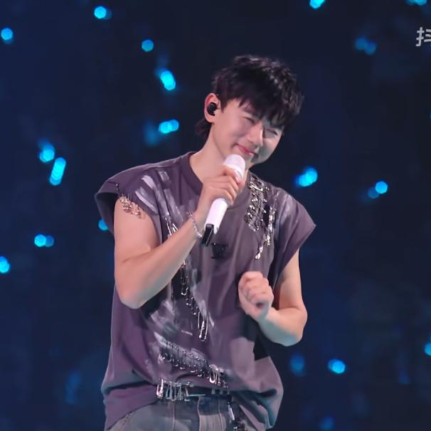 ╭ァ清晨的一缕阳光