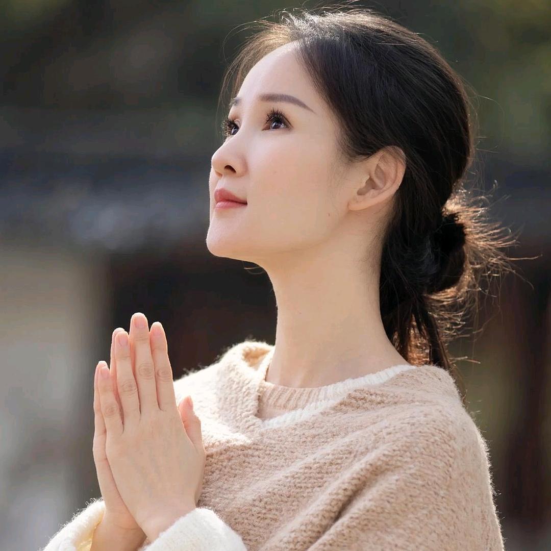 莹莹