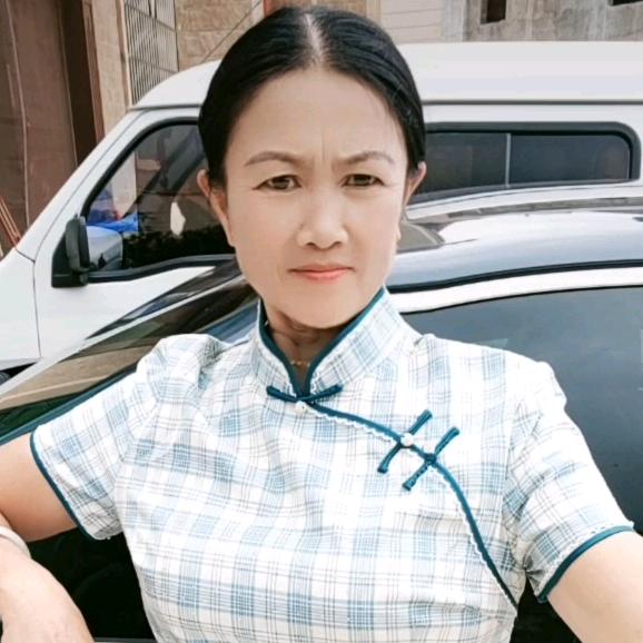 开心就笑。