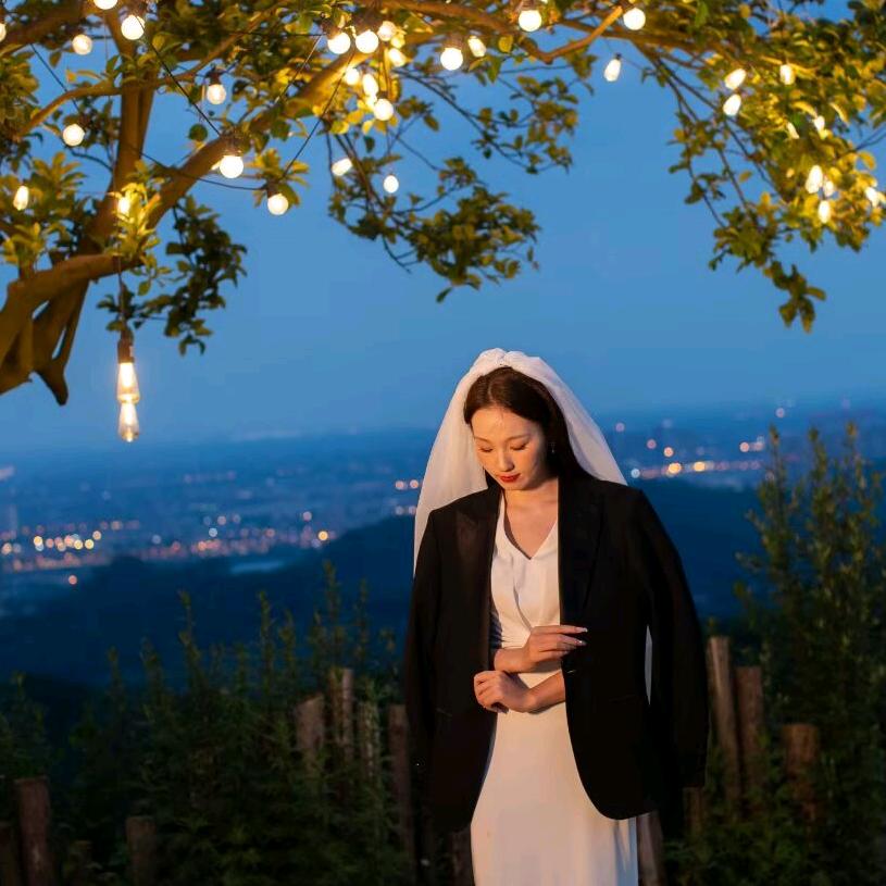 幺妹儿-成都爱优佳智能锁批发零售锁业