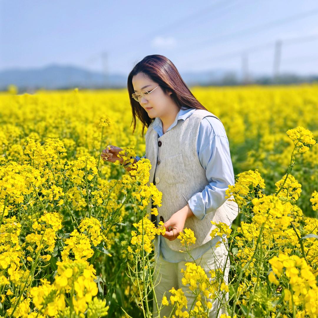 小李在田间（汉玉133）