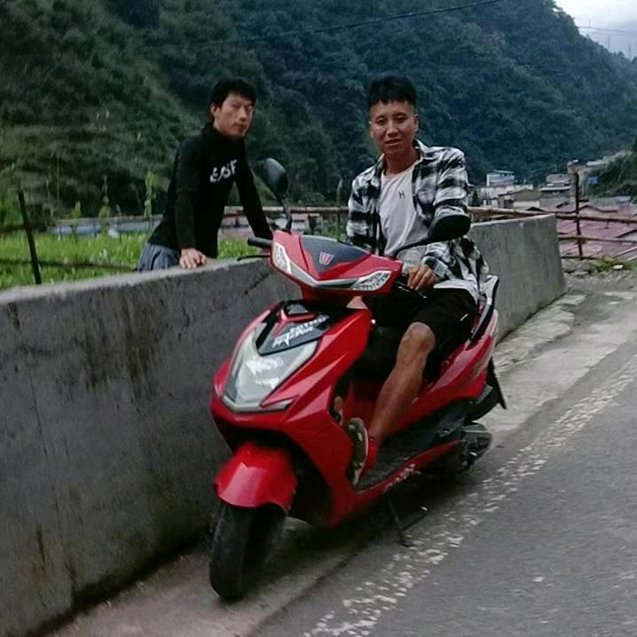 光伏打孔，阿军