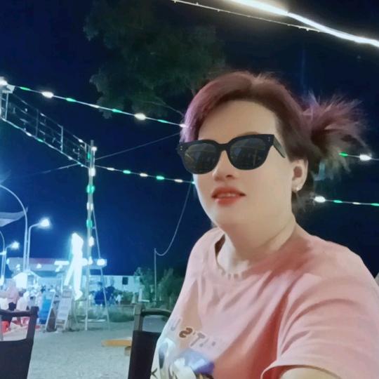 梅子🌹梅发飘飘