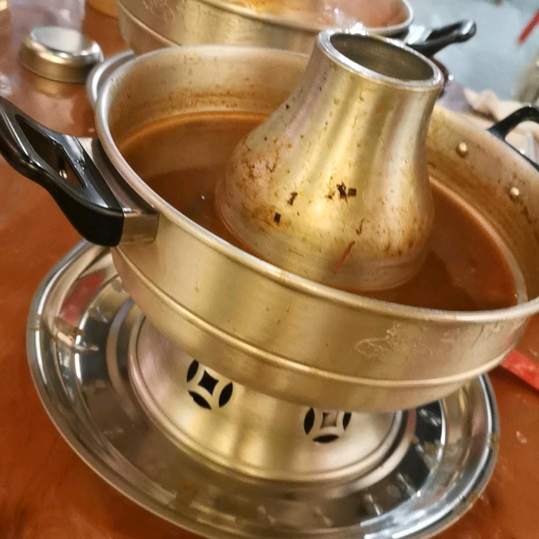 莺莺燕燕，独守一人。