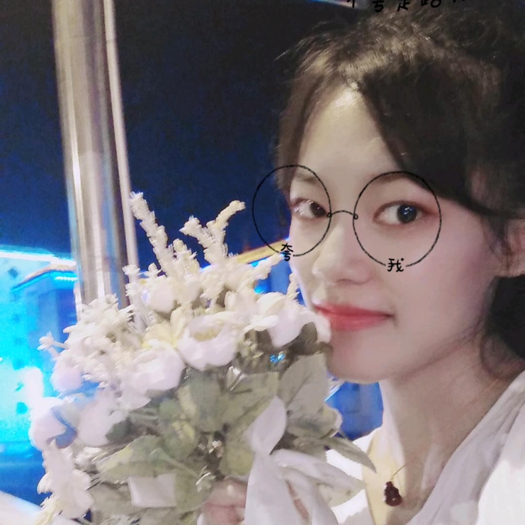 冯冯吖（小而美）