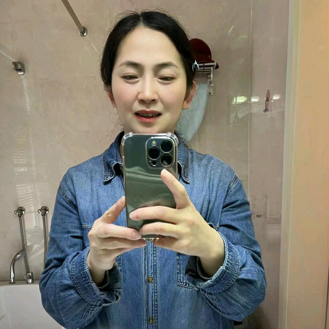 溢金月