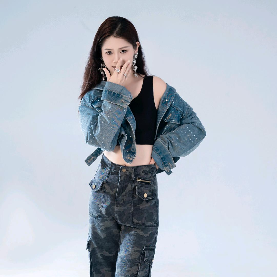 爱跳舞版 💃 兮兮