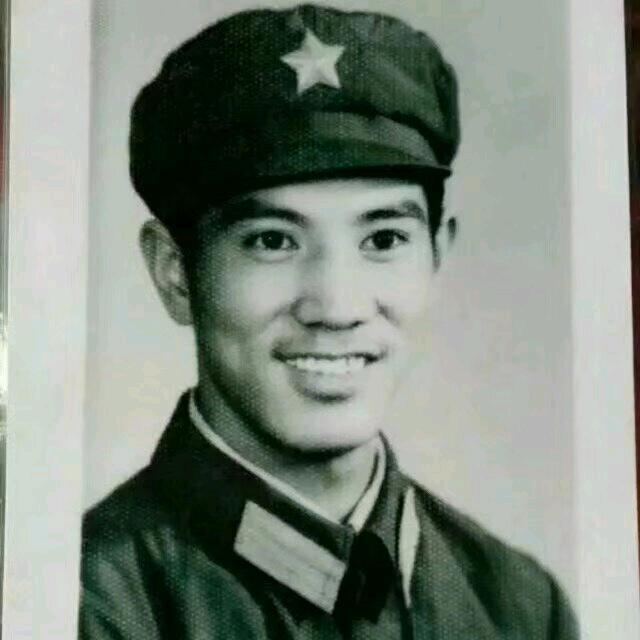 老兵歌声🇨🇳🇨🇳耀明生辉