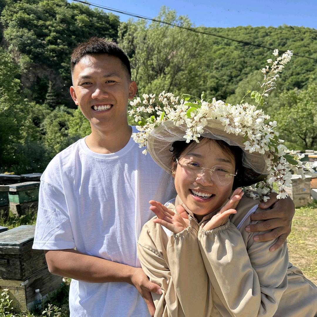 小苏和晨晨的蜂蜜很甜