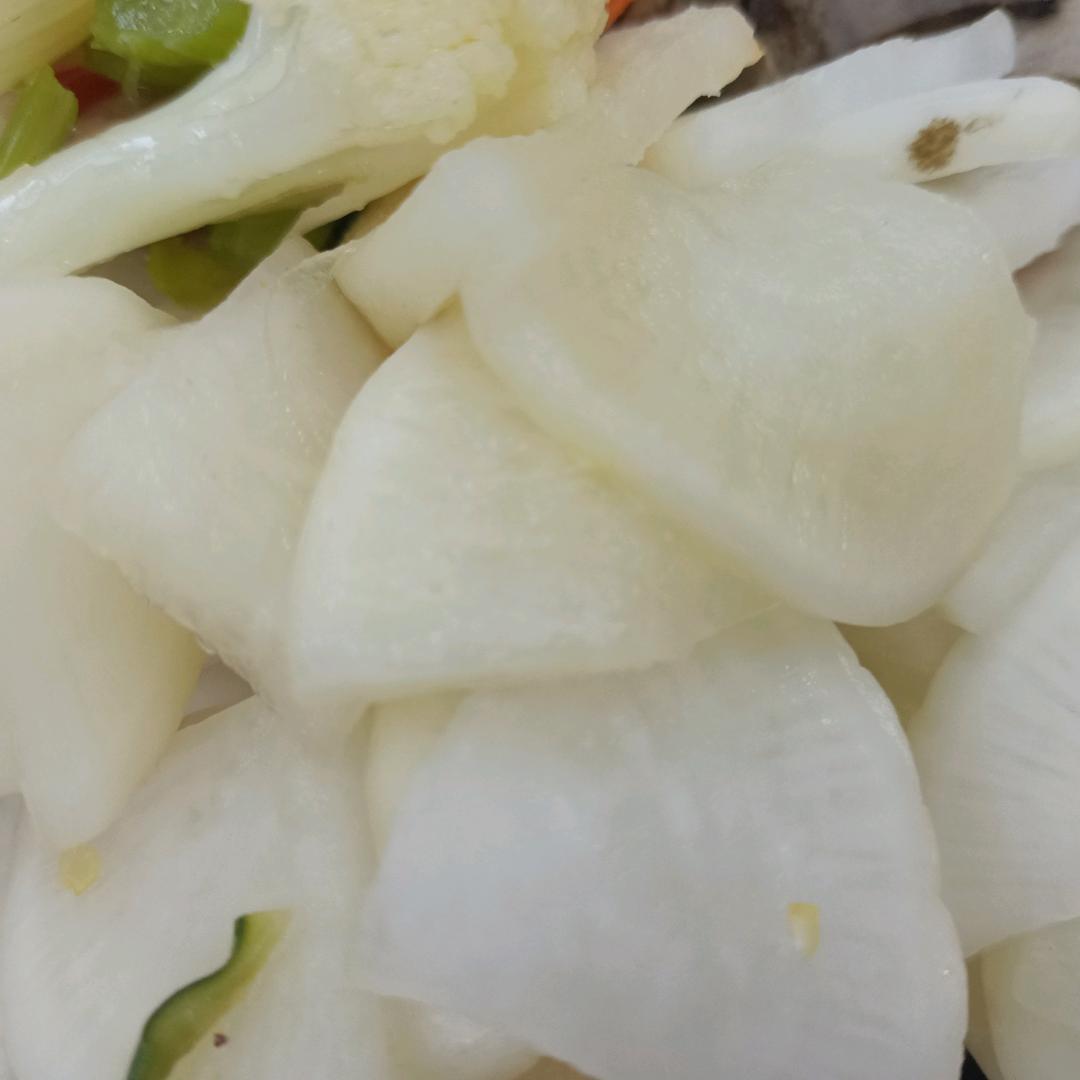 毓洲副食品综合店小萝卜的快乐直播号