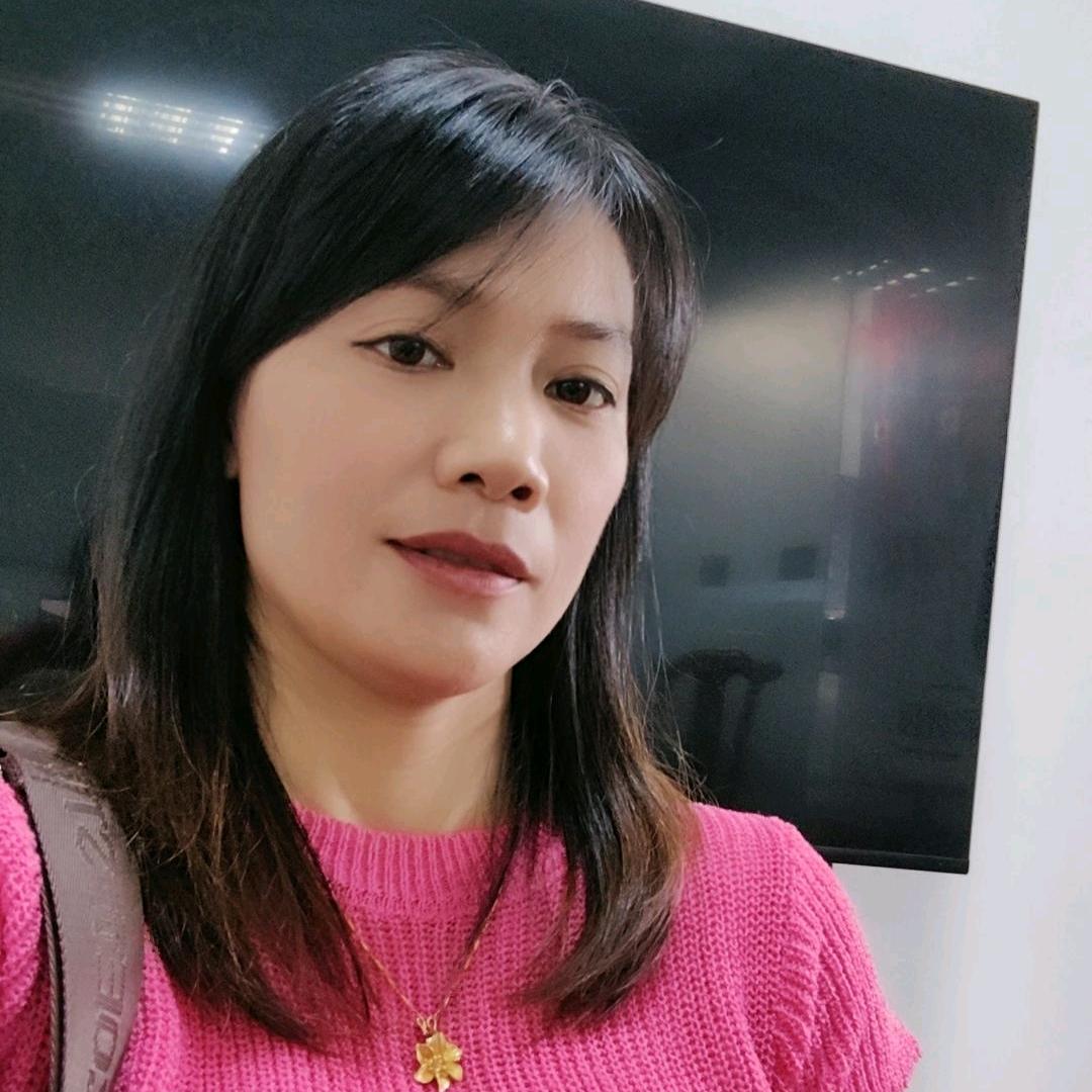 散养土鸡女总裁。