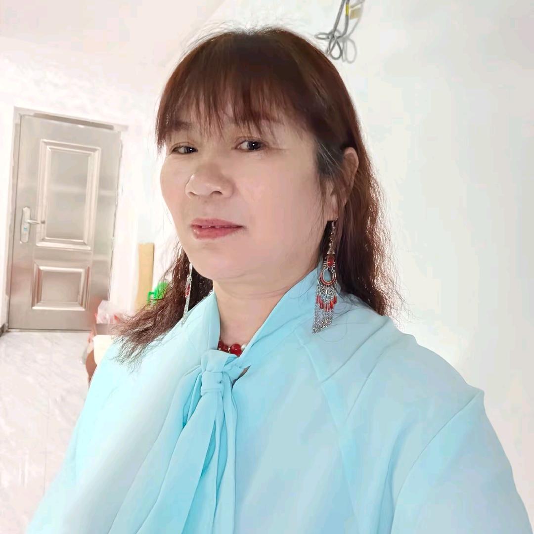 单身大姐。