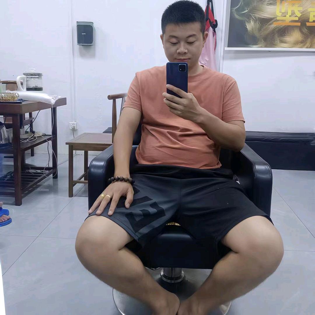 卡车辉仔