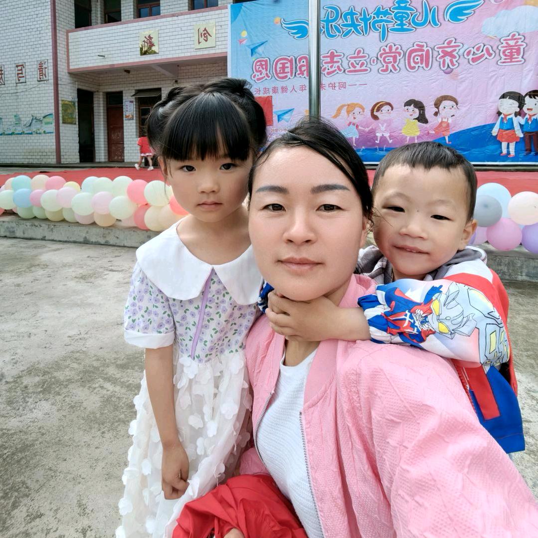 四个孩子的单亲妈妈？卯