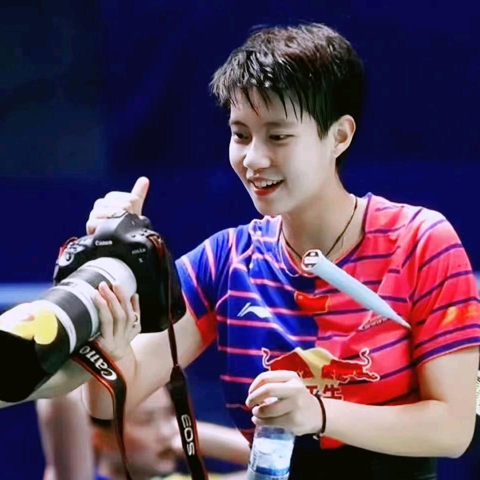 洪湖羽毛球培训