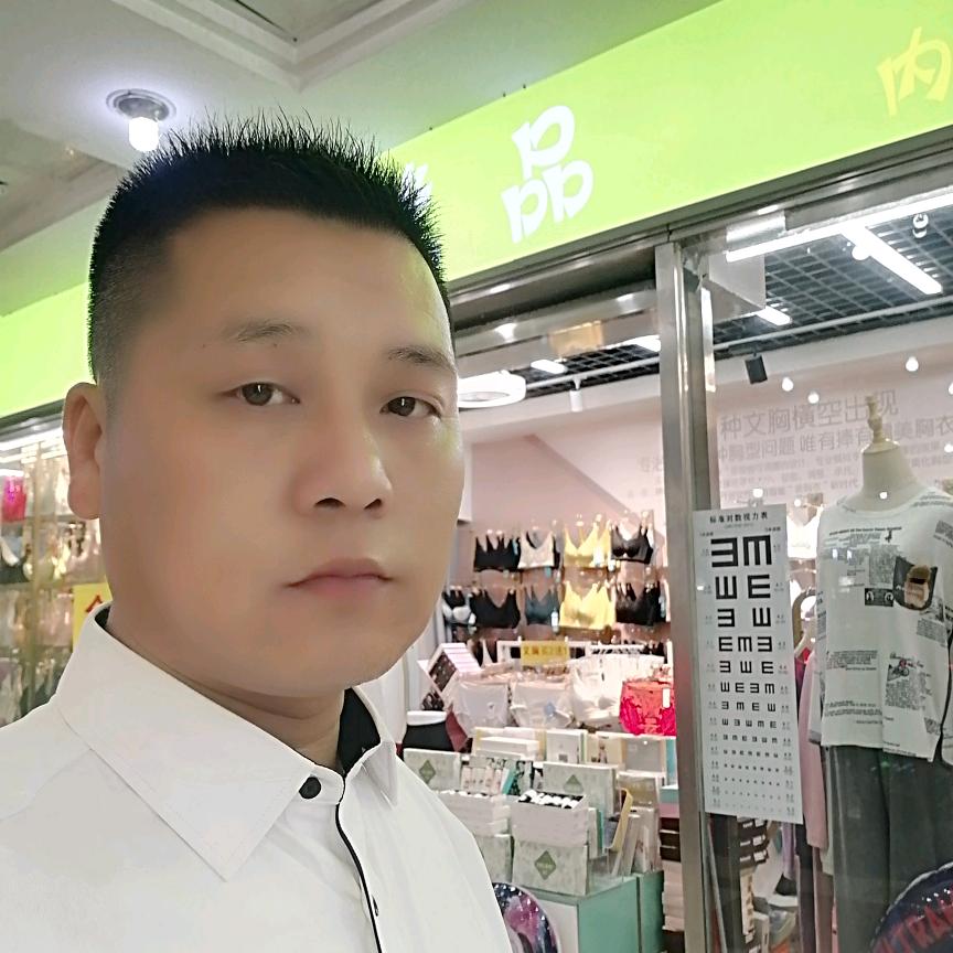 开日产启辰的帅哥