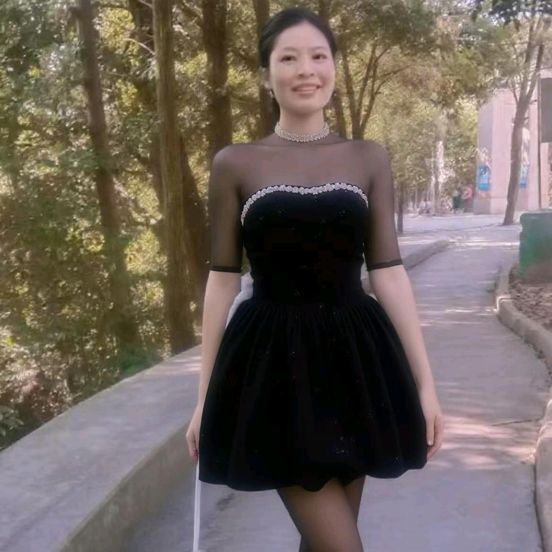 风中的玫瑰🌹🌹🌹