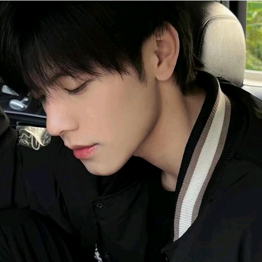 杰.