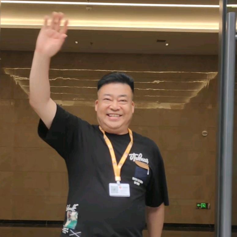 骅哥在贵阳卖烙锅