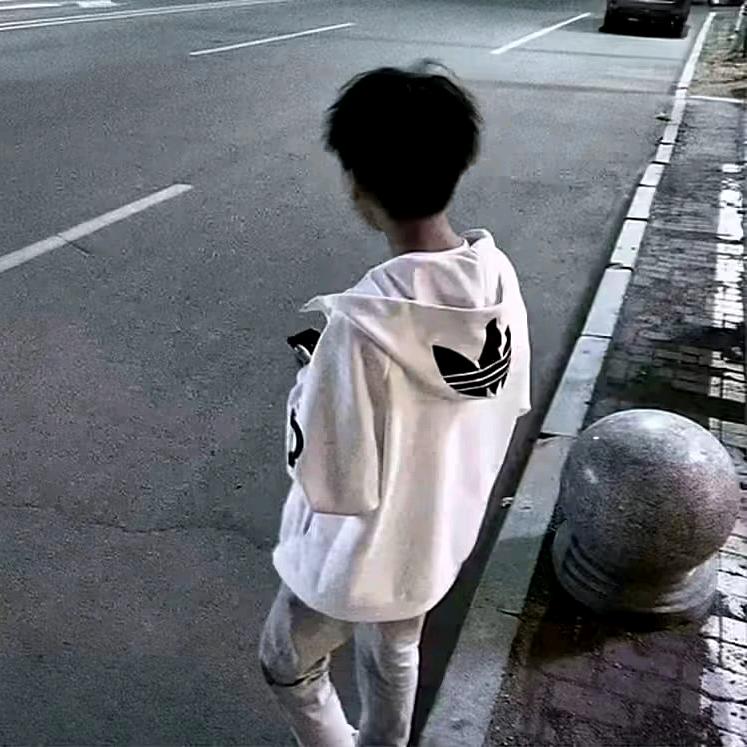 喜欢斜刘海.