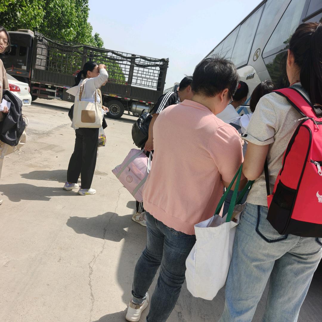 我是荣荣——做中介的