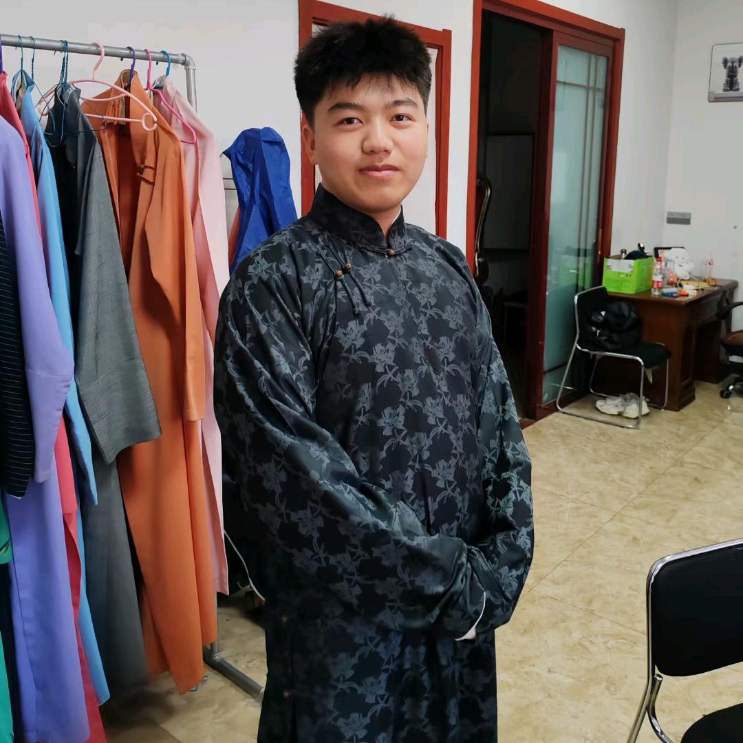 唱快板的赵洪哲