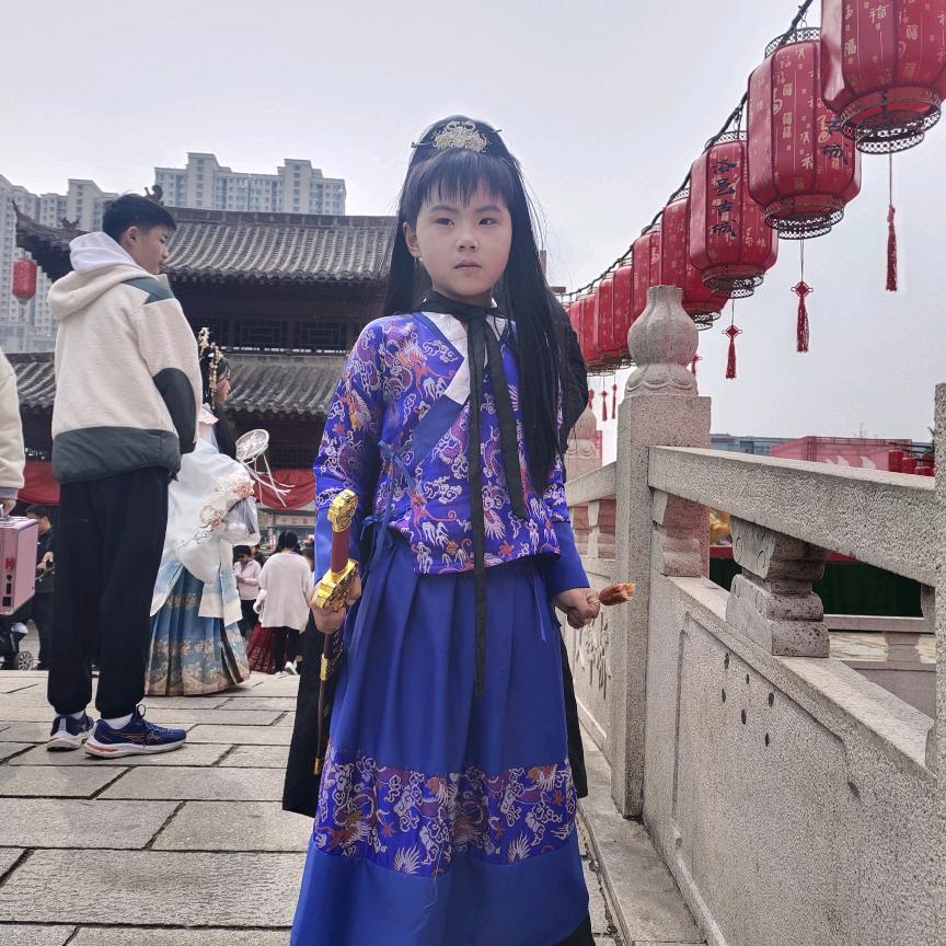 锋，，