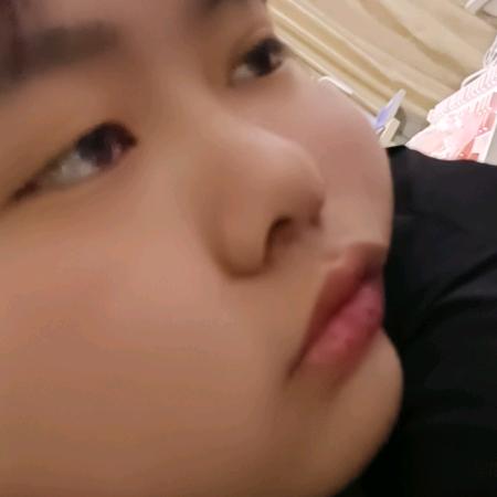 ── 展开32条回复 ⌵