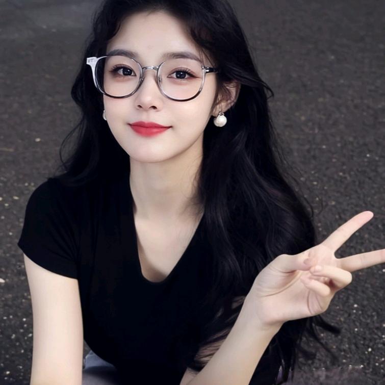 秋子  爱熬夜🍃