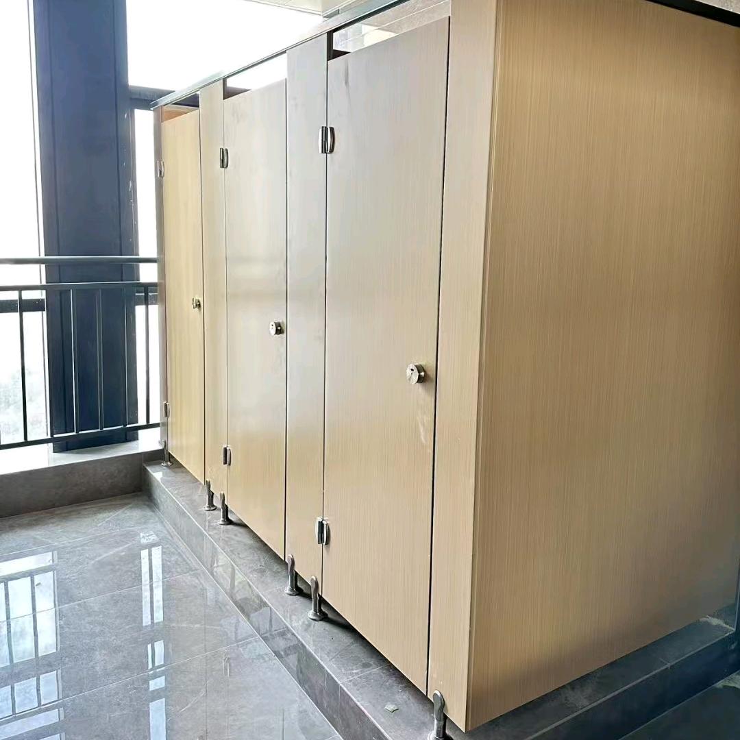 龙腾卫生间隔断定制工厂