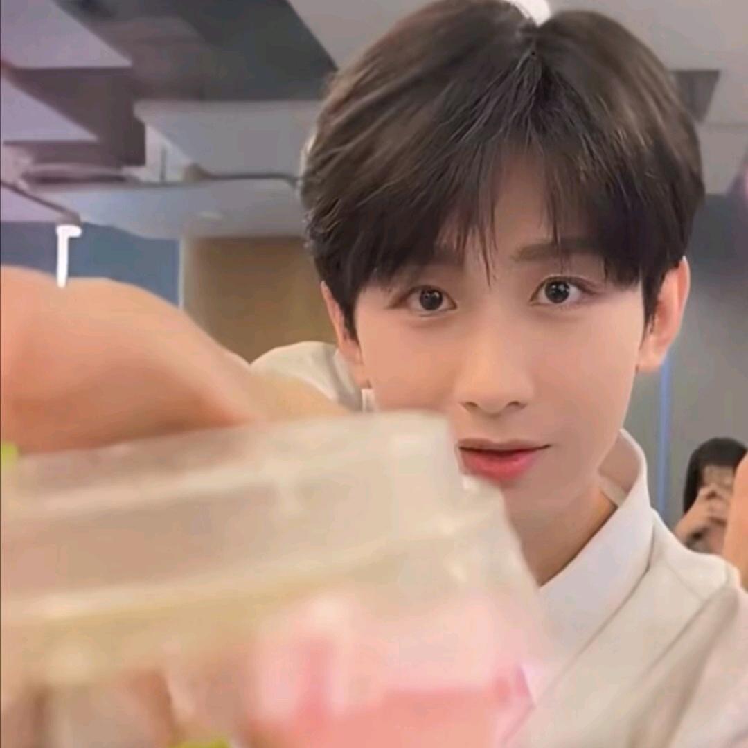 逢毅思淇🌈🥝.