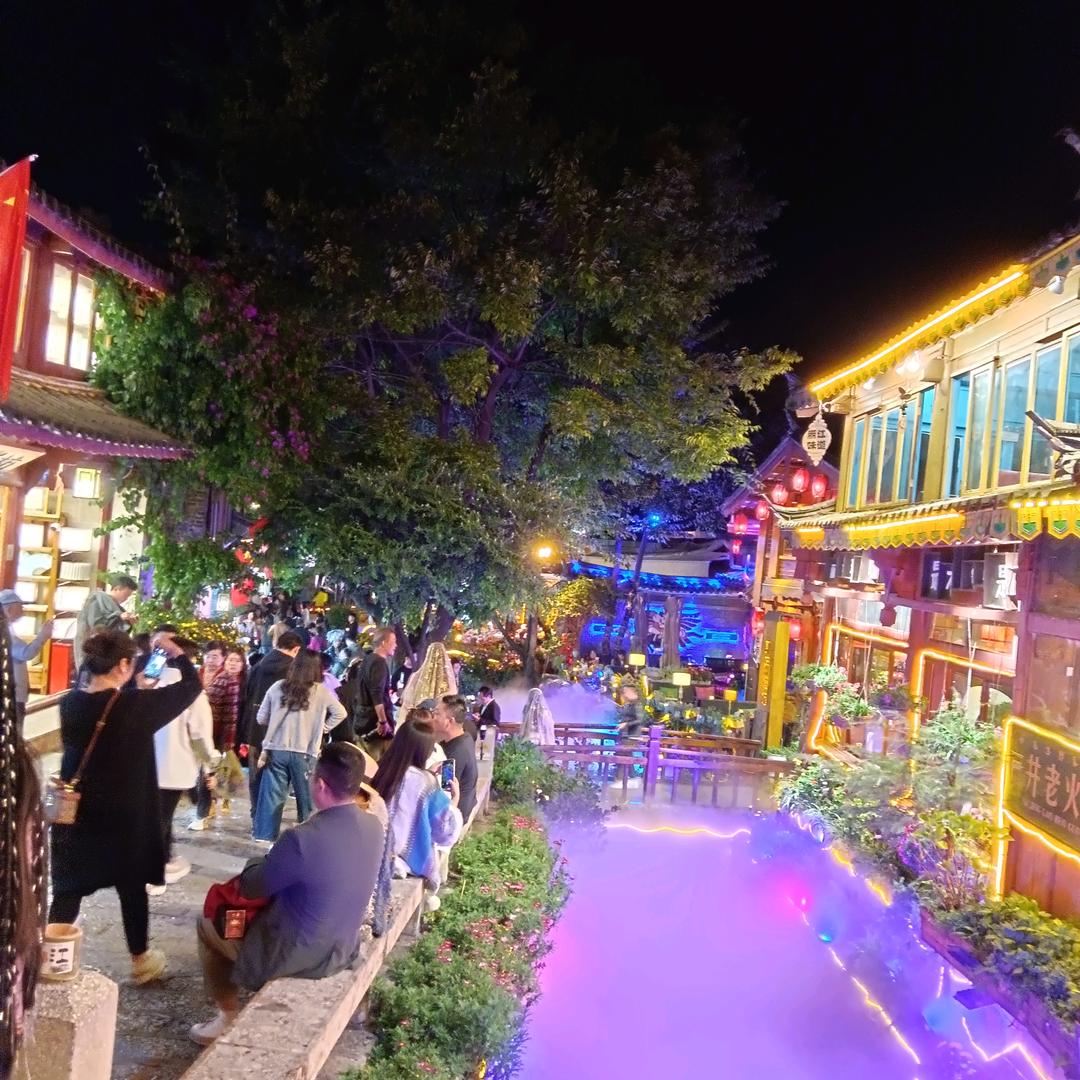 为生活奔波🌻为梦想追着🌟