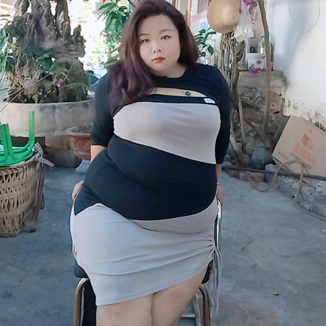 恋上红酒的女人