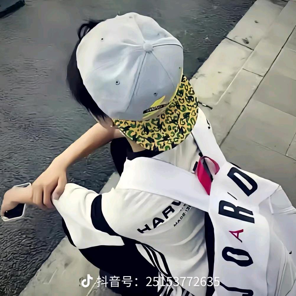 伤感小男孩。