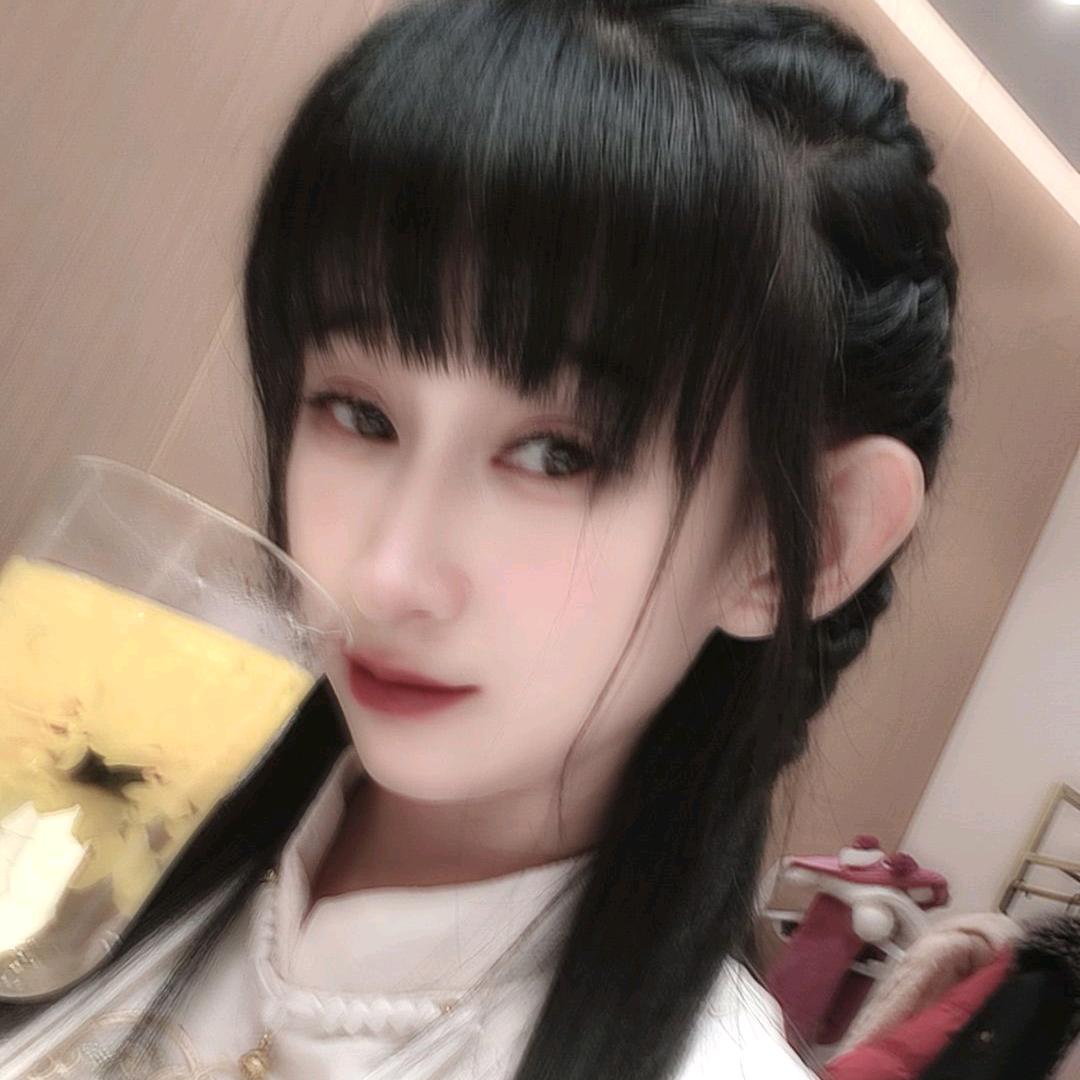 佳佳。